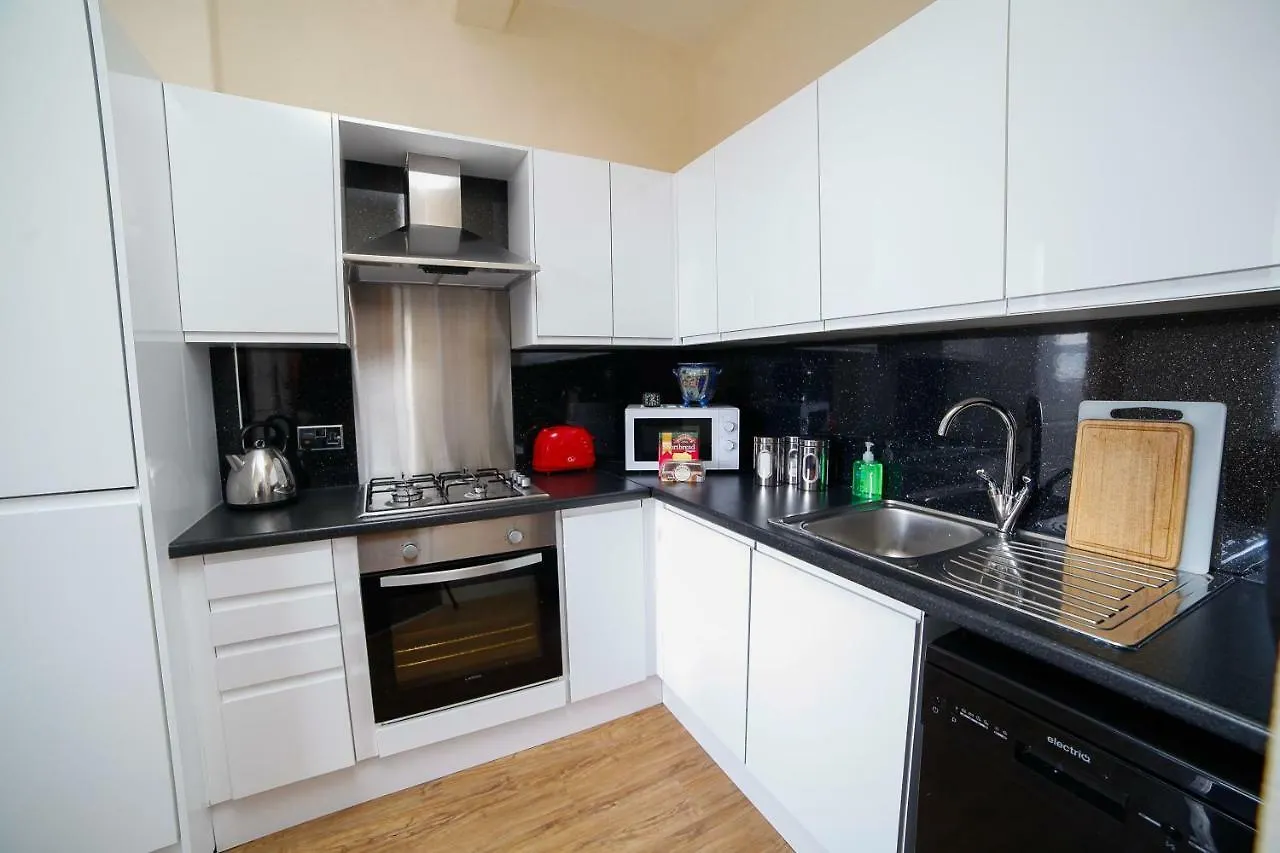 Another Apartment Эдинбург