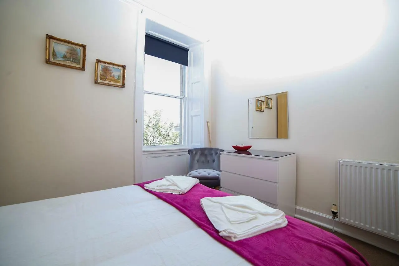Another Apartment Эдинбург